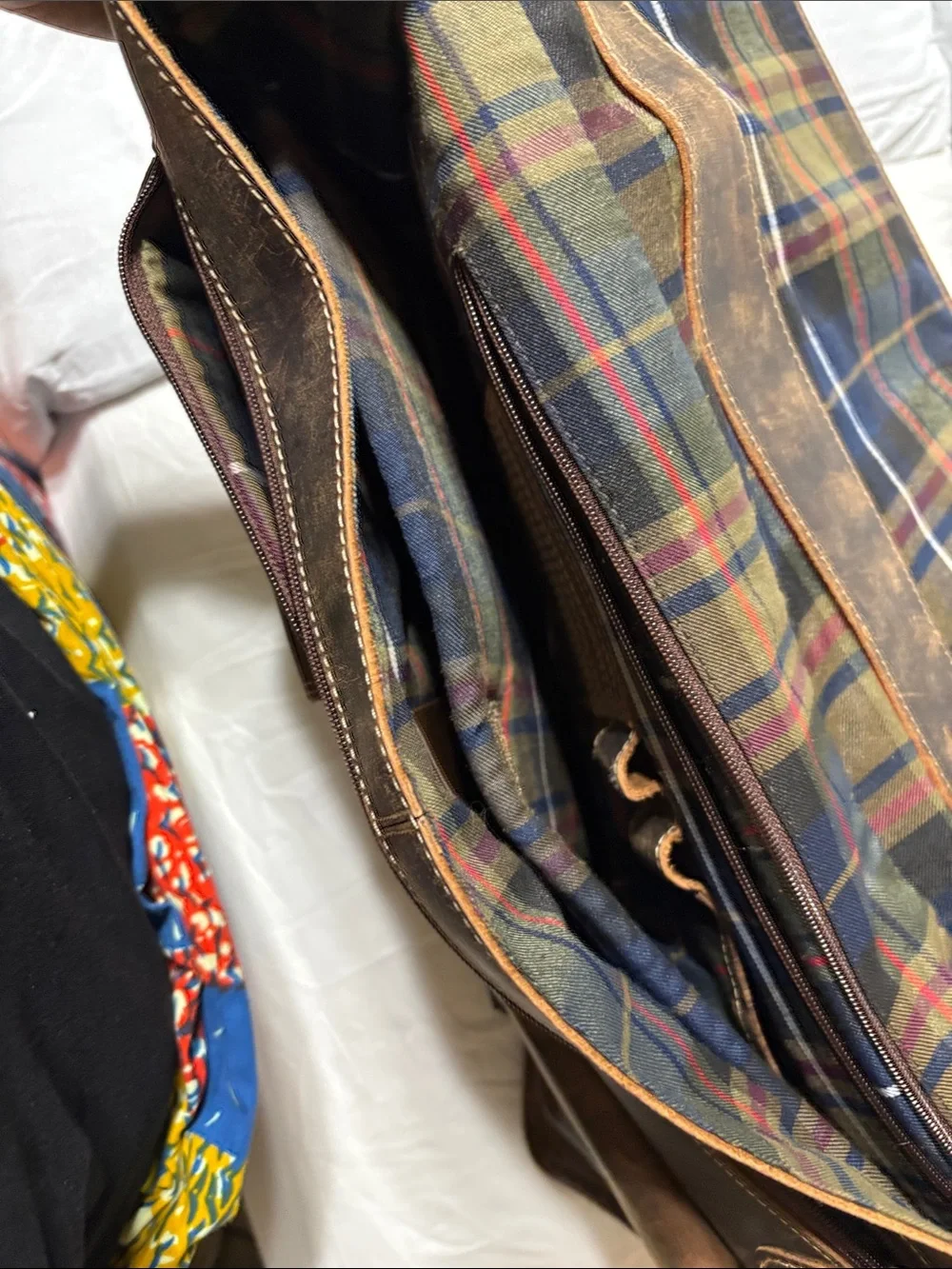 Men's Vintage Brown Leather computer/Briefcase Messenger Bag - NWOT